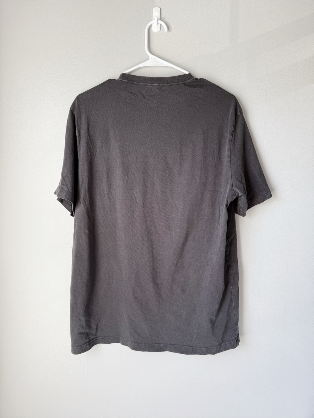 American Eagle Outfitters Men's Short Sleeve Graphic Logo Tee in Charcoal Gray - Picture 2 of 4